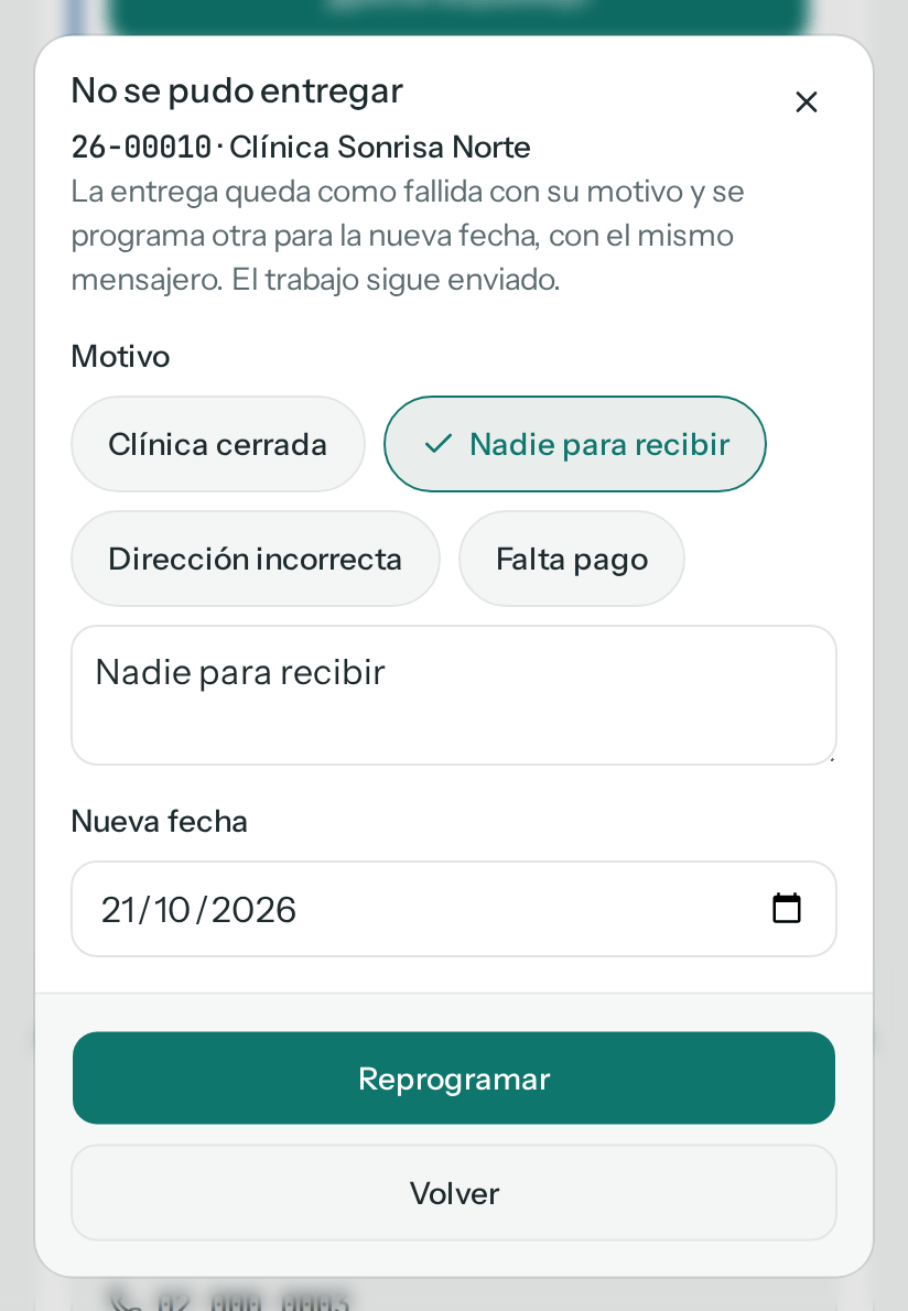 Diálogo No se pudo entregar de 26-00010 en Clínica Sonrisa Norte: motivo Nadie para recibir elegido, nueva fecha 21/10/2026 y los botones Reprogramar y Volver (en el teléfono)